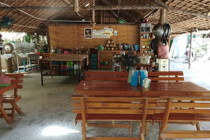 Smart Cook Thai Cookery School in Aonang, Krabi - Thai cooking basics: herbs, veg, spices, and curry paste mechanics