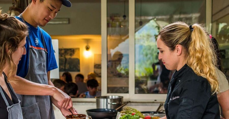 Sorrento: Hands-on Cooking Class - Welcome drink and bruschetta al pomodoro: your first snack