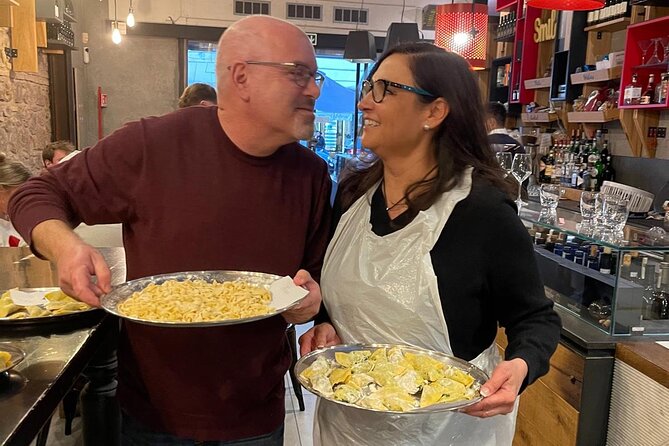 Sorrento: Pasta and Tiramisu Cooking Class with Lunch and Wine - Getting there: the meeting point and the minibus ride to the kitchen