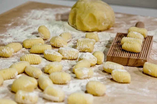 Sorrento Villa Cooking Class with Fresh Harvest Lunch - Small group size (max 10): why it feels personal