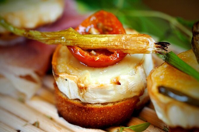 Spanish Cooking Class Palma meals+drinks 7 dishes Full meals - Drinks included: open bar with wines, plus the fun extras people remember
