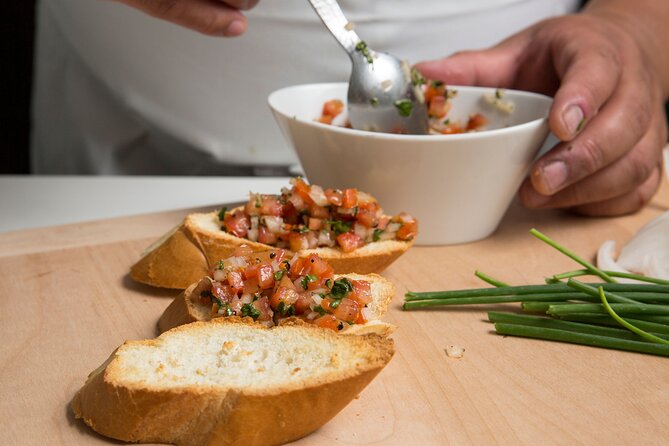 Spanish Tapas Cooking Class + Unlimited Wine (6-Course Meal) - Group size and pacing: a night that stays organized