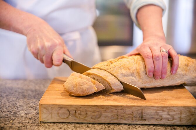 Spanish Tapas Cooking Class + Unlimited Wine (6-Course Meal) - Who should book this tapas cooking class, and who might skip