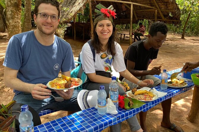 Spice tour and cooking class (local food) - Key things you’ll notice right away