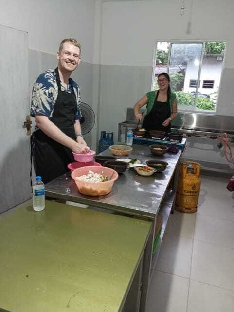 Sri Lanka: Cooking Class - You cook, then you dine with your hosts