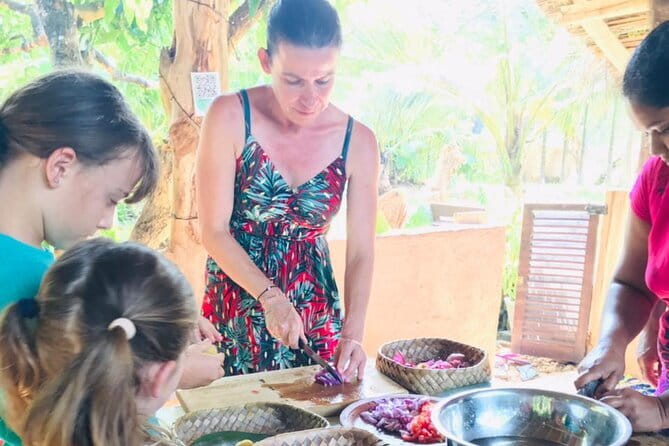 Sri Lankan Privet Cooking Class with Lunch - A Village Kitchen Lesson in Sigiriya Curries