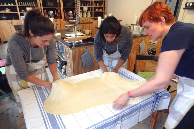 Štrukli cooking class with Dolac Market Tour - Key things that make this class worth your morning