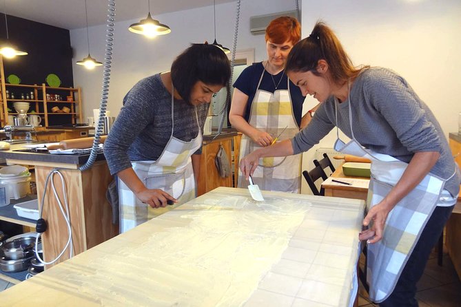 Štrukli cooking class with Dolac Market Tour - Dolac Market: why this starts in the right place
