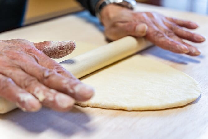 Sushi Cooking Class at Sushi Factory -KIWAMI- Mt.Fuji - Who should book this sushi class (and who might not love it)