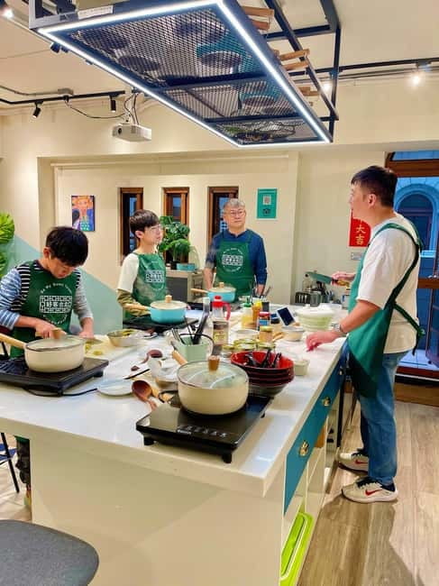 Taipei: Cooking Class & Market Adventure Historic Dadaocheng - Dadaocheng Alley-Walking and Market Tastings