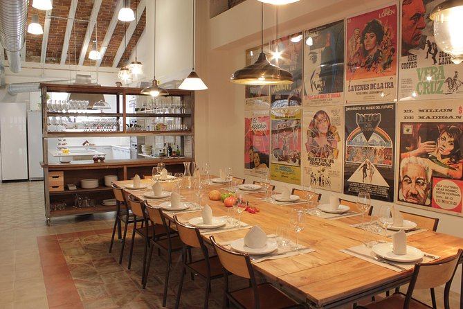 Tapas & Paella Cooking Class in Madrid with a Professional Chef - The Small-Group Setup: Max 10, English, and Real Participation