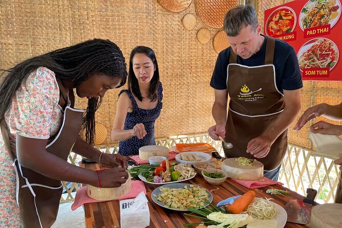 Team Aim Thai Cooking School (#1 Cooking Class in Chiang Mai) - From Somphet Market to the first stir-fry