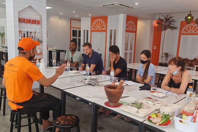 Thai Cookery Class and Market Tour in Phuket - Phuket Thai Cookery Class: Why This Format Works