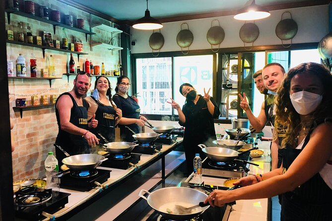 Thai cooking class experience in Bangkok with Tingly Thai cooking school - Morning Market Tour at Tingly Thai: Choosing Ingredients Like a Local