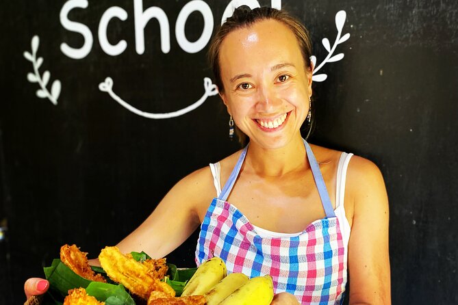 Thai Cooking Class in Khao Lak by Amazon Prime Series Chef - Cooking, eating, and getting recipes after class