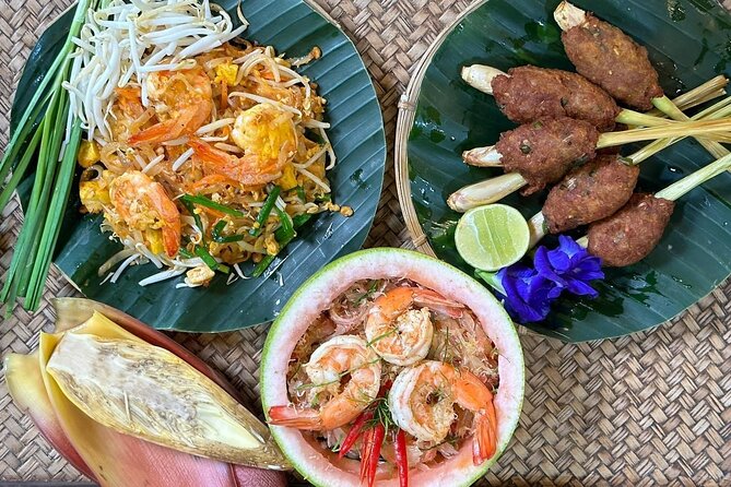 Thai Cooking Class in Khao Lak by Amazon Prime Series Chef - Bang Niang Market: learning spices before you touch a pan