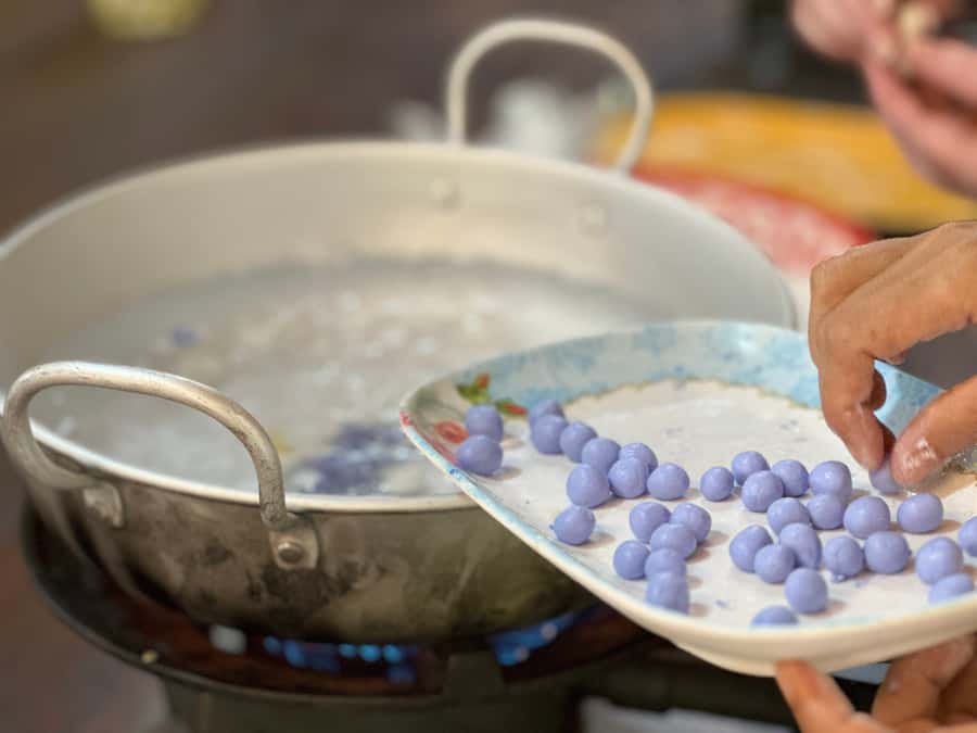 Thai cooking class &Market tour by Amazon Prime Series Chef. - Lunch together and a recipe kit for later