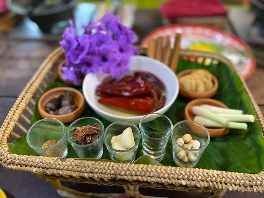 Thai cooking class &Market tour by Amazon Prime Series Chef. - Logistics that matter: timing, heat, and what to pack