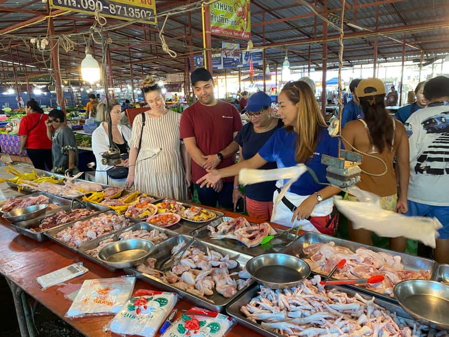 Thai cooking class &Market tour by Amazon Prime Series Chef. - Who should book this Thai cooking class (and who might not)