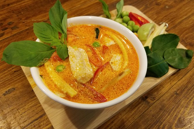 Tingly Thai Cooking Class with Morning Market Tour - Why the Wat Kheak market stop matters