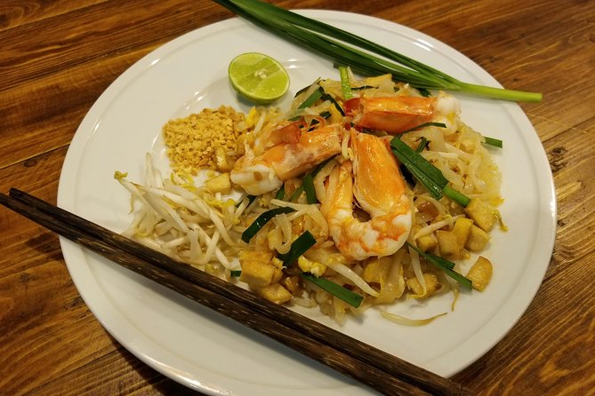Tingly Thai Cooking Class with Morning Market Tour - Meeting at Tingly Thai Cooking School (and the schedule rhythm)