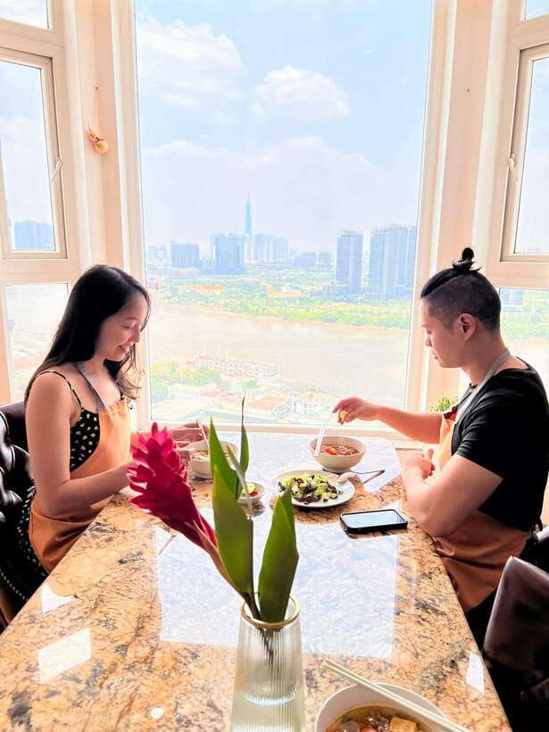 Top Home Cooking Class with Stunning River View AC Kitchen - Entering Lua’s Kitchen: a calm start with a big view