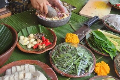 Traditional Balinese Cooking Class with Ubud Tour - Hands-on cooking class: coconut satay, banana leaf chicken, and learning the rhythm