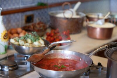 Traditional Neapolitan cooking class - From herbs and wine to hands-on technique: how the class teaches you