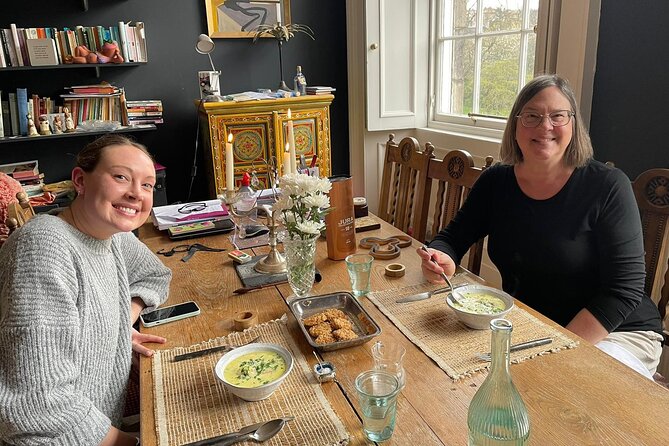 Traditional Scottish Cooking Class & Dinner with Edinburgh Local - Whisky Dram, Robert Burns, and a Toast to Ode to a Haggis