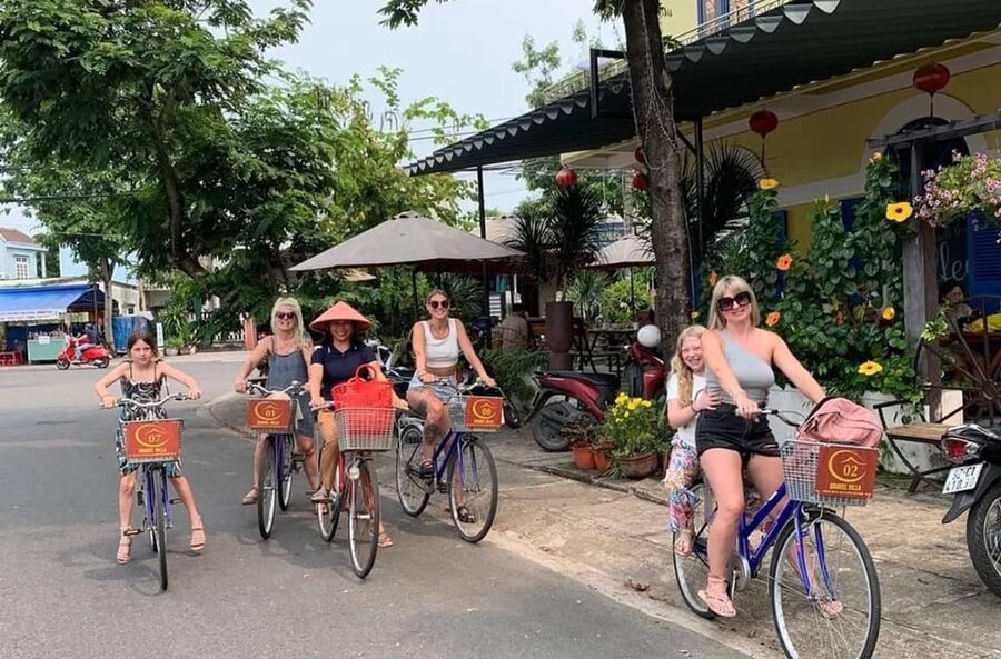Traditional Vietnamese Cooking Class in Leina Cookery - Cooking for 150 minutes: hands-on steps, then eating what you make