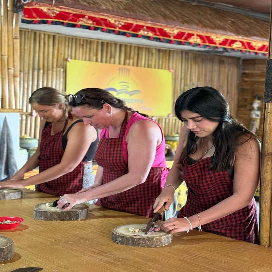 Ubud: Balinese Cooking Class with Traditional Dishes - Choosing vegetarian or non-vegetarian without losing the Balinese flavor lesson