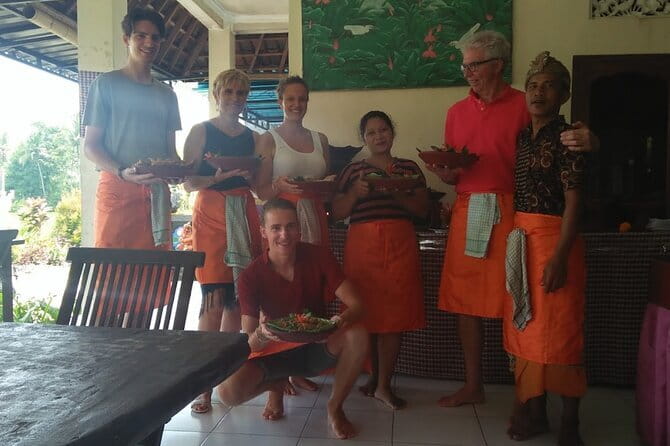 Ubud Cooking Class with Optional Market Visit Pickup Included - Traditional Balinese kitchen lessons: techniques that stick