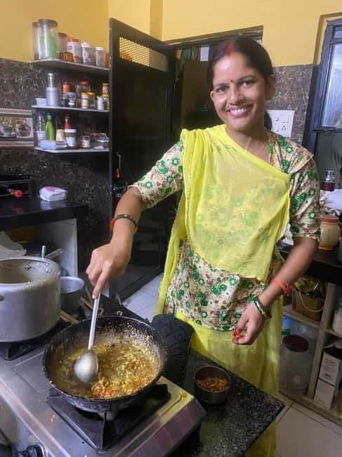 Udaipur: Durga Cooking Class - After Cooking: Rooftop Dining with Your Own Creations
