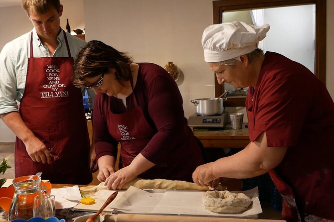 Umbrian Regional and Traditional Cooking Class with Lunch in Assisi - What You’ll Learn While Your Hands Are Busy
