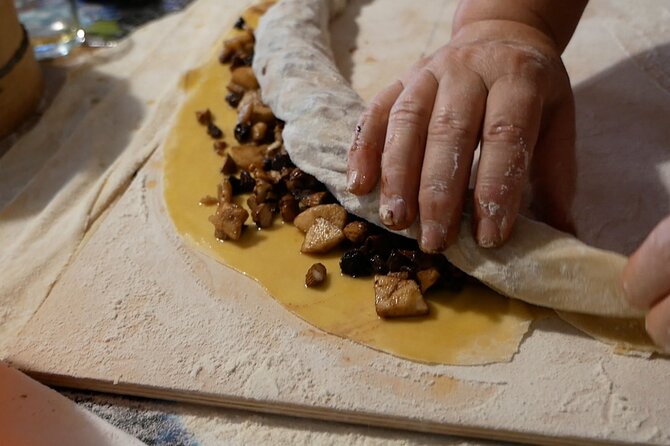 Umbrian Regional and Traditional Cooking Class with Lunch in Assisi - The Meal Part: Wine, Dessert, and Eating Like It’s Home