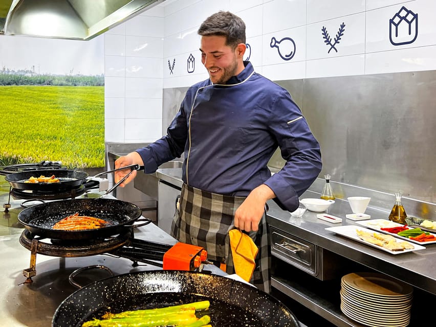 Valencia: Paella Cooking Class with Central Market Tour - Timing details that change the experience
