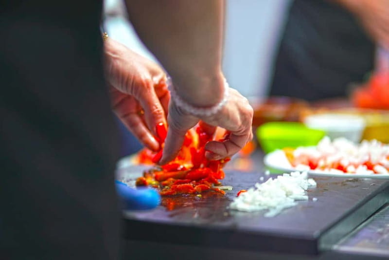 Valencia: Traditional Paella Cooking Class and Dinner - Three-course dinner: starters, paella, dessert, and more sangria
