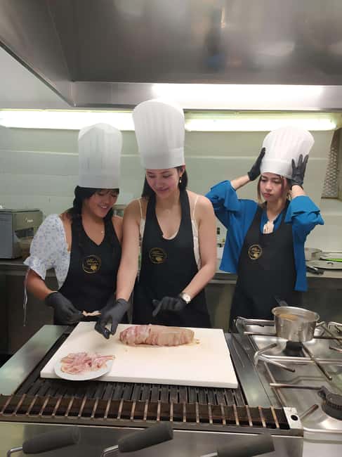 Valnerina/Pasta cooking class in a 12th century location - Private group feel: better questions, less waiting around
