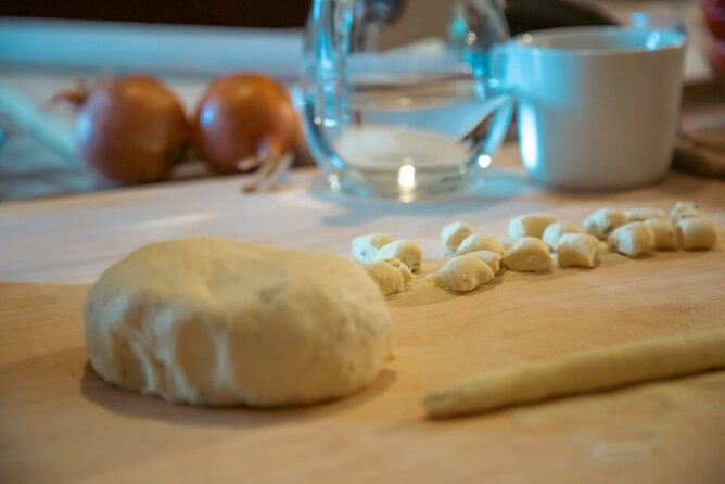 Vegan Tuscan Cooking Class - Group size, instruction style, and why it gets such high marks