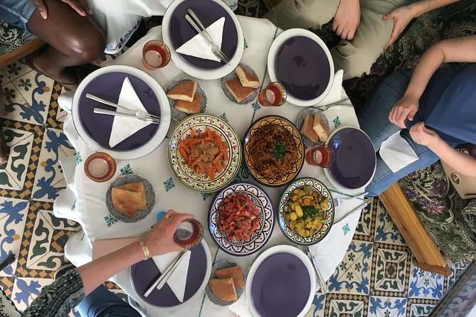 Vegetarian and vegan cooking class - Finding Bab Doukkala Mosque (and Getting Started Smoothly)
