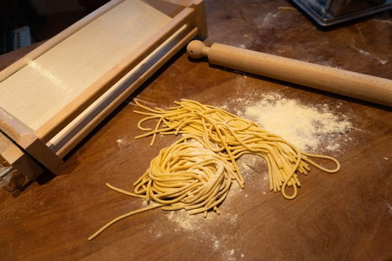 Venice: Cooking Class + Guitar Concert at Chef's Francesco - Fresh Pasta Lesson: Learning By Doing (Not Just Watching)
