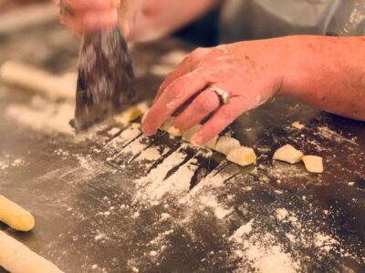 Venice: Pasta and Tiramisu Cooking Class with Wine - Entering the Restaurant in Dorsoduro: The Class Flow That Keeps Moving