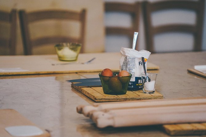 Verona: Italian Cooking Class with Pasta, Risotto and Tiramisù - The morning start: meeting your chef and getting oriented fast