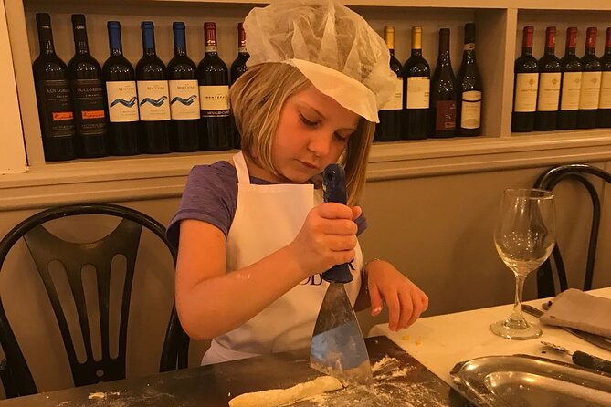 Verona: Pasta and Tiramisu Cooking Class With Free Flowing Wine - The hands-on workflow: making fettuccine and ravioli