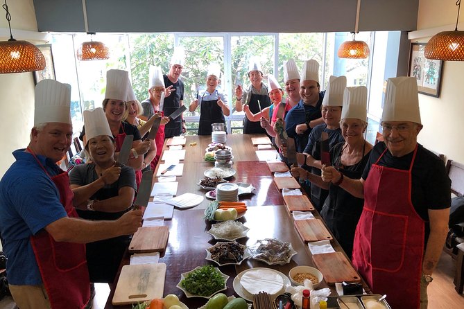 Vietnamese Food Cooking Class in Hanoi with Market Experience - Group size and attention: why max 14 changes things
