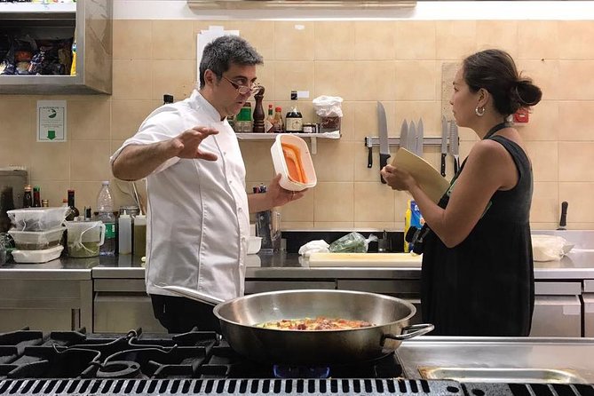 Visit of the Ortigia market and cooking class of typical dishes - Key things you’ll notice right away
