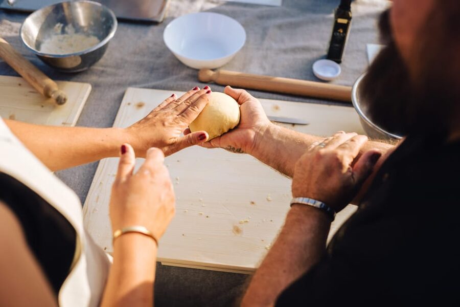 Volterra: Pizza Cooking Class in a tuscan farmhouse - Dining in Tuscany: Diacceroni wine and the farmhouse lunch feeling
