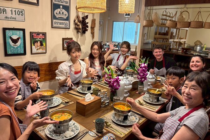 White Lotus Thai Cooking Class in Bangkok - Meal time, photos, recipes, and the full Bangkok souvenir effect