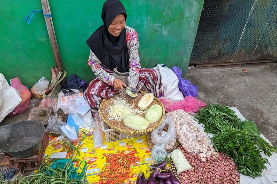 Yogyakarta: 3-hour Cooking Class with Market Tour - Who should book this cooking class?