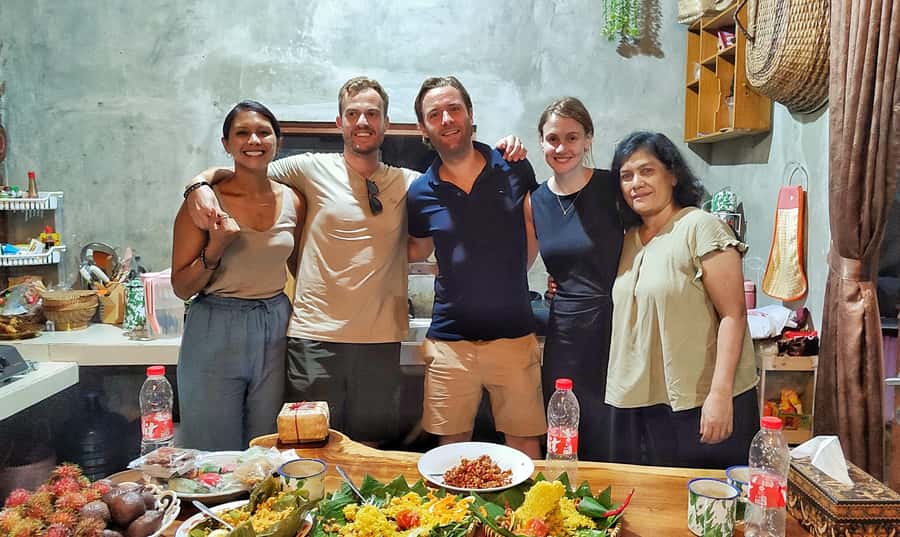 Yogyakarta: Cooking Class with Market Visit and Hotel Pickup - Key highlights at a glance